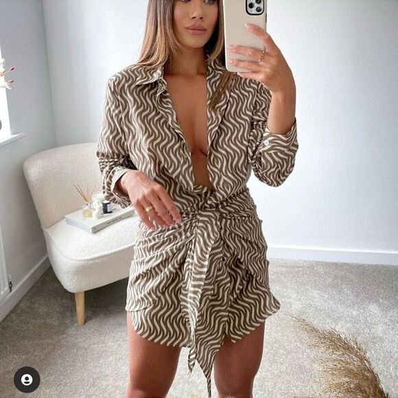 ZARA • BLOGGER FAVORITE • The Zoe Dress Printed Size S • NEW WITH TAGS • - Picture 1 of 16